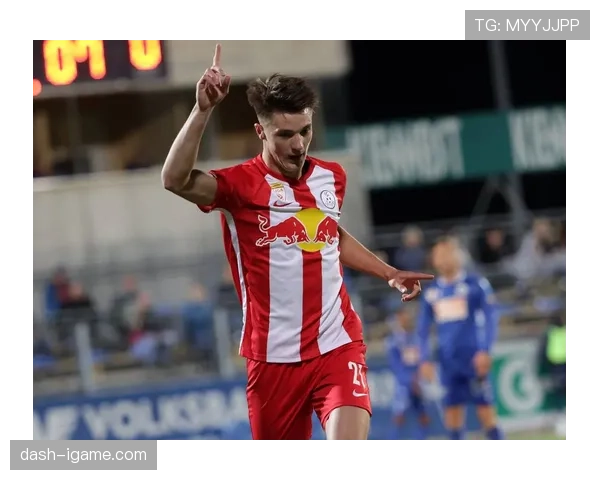 德甲夏窗引援潮催生新星崛起,年轻才俊表现亮眼引关注 德甲夏窗引援潮催生新星崛起,年轻才俊表现亮眼引关注