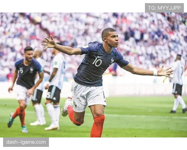 恰尔汗奥卢迎来职业生涯高光时刻,稳健表现引人瞩目 恰尔汗奥卢迎来职业生涯高光时刻,稳健表现引人瞩目